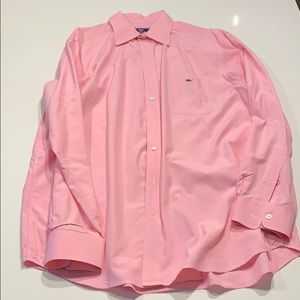 Vineyard vines slim fit tucker shirt.